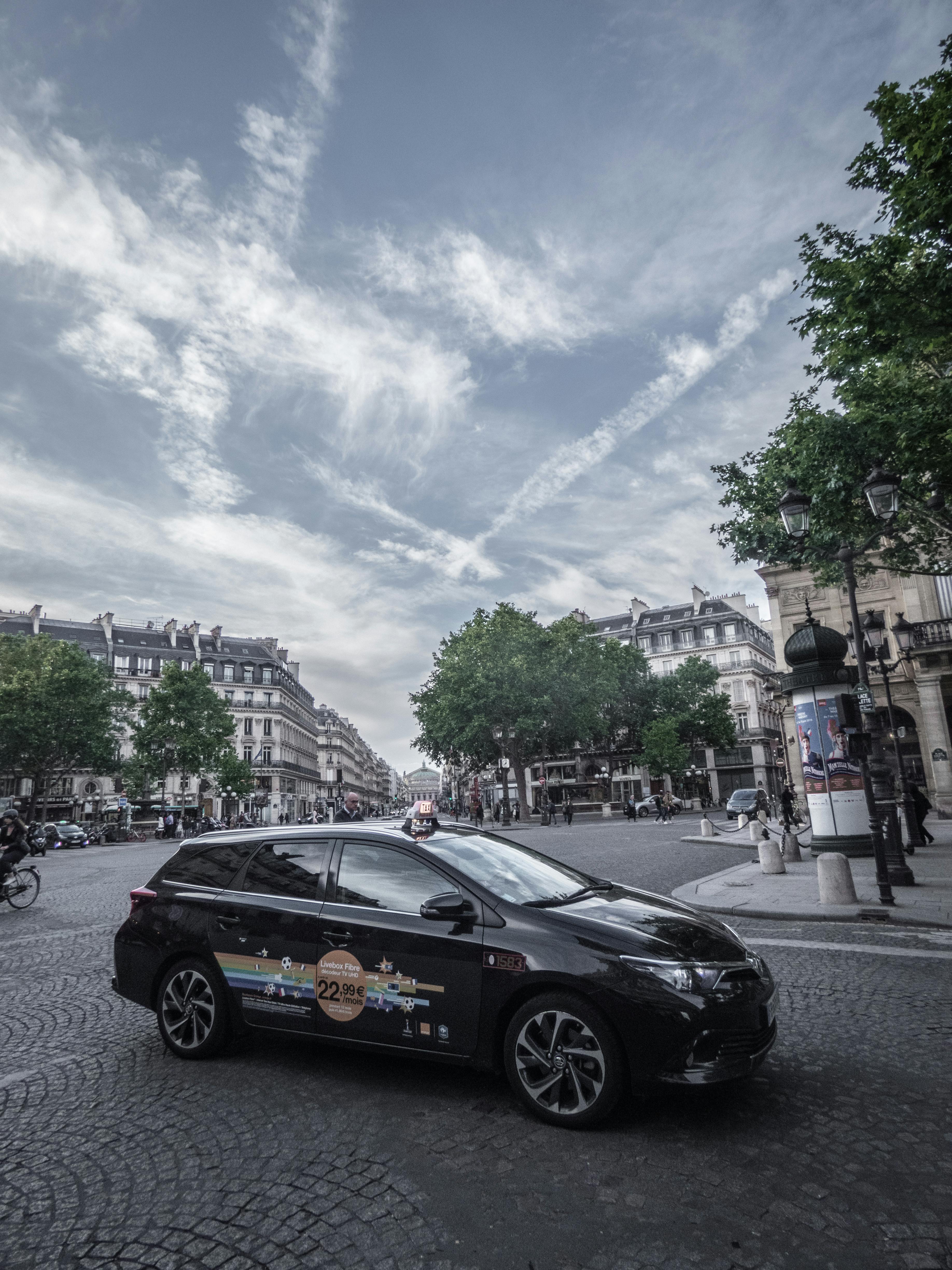 Taxi à Evry : un service de transport fiable, rapide et disponible 24h/24